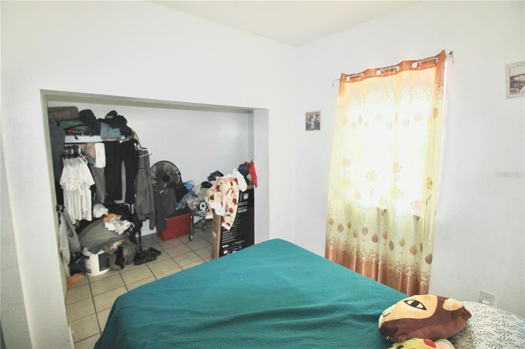 610 Dundee Road Dundee, FL 33838 - Photo 31 of 42 a view of a room with gym equipment