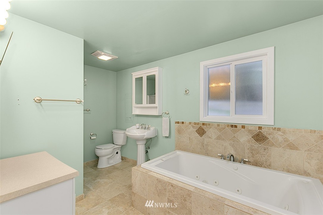 9612 South 177th Street Renton, WA 98055 - Photo 9 of 19