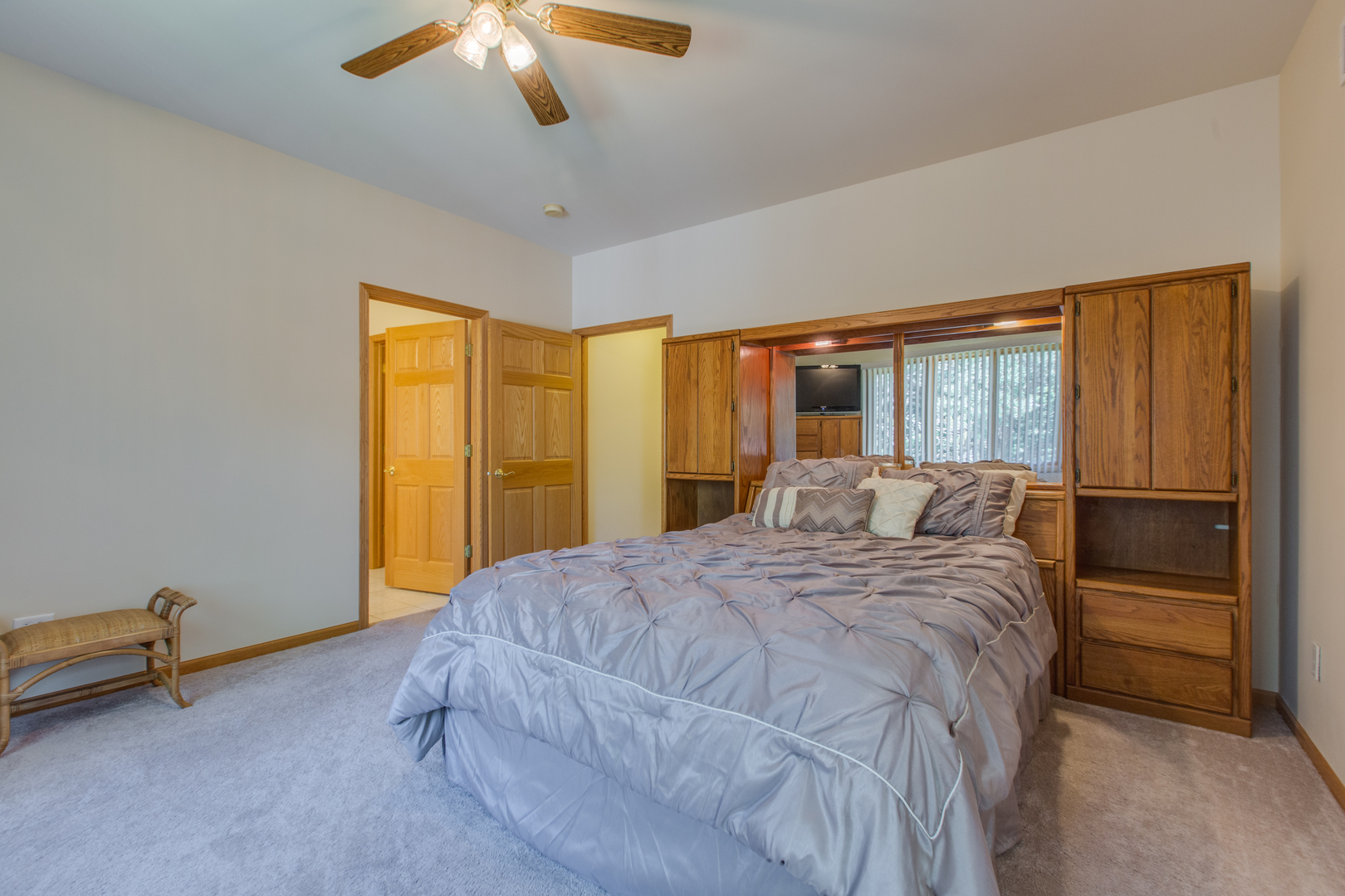 2608 Rolling Oaks Road Spring Grove, IL 60081 - Photo 17 of 38