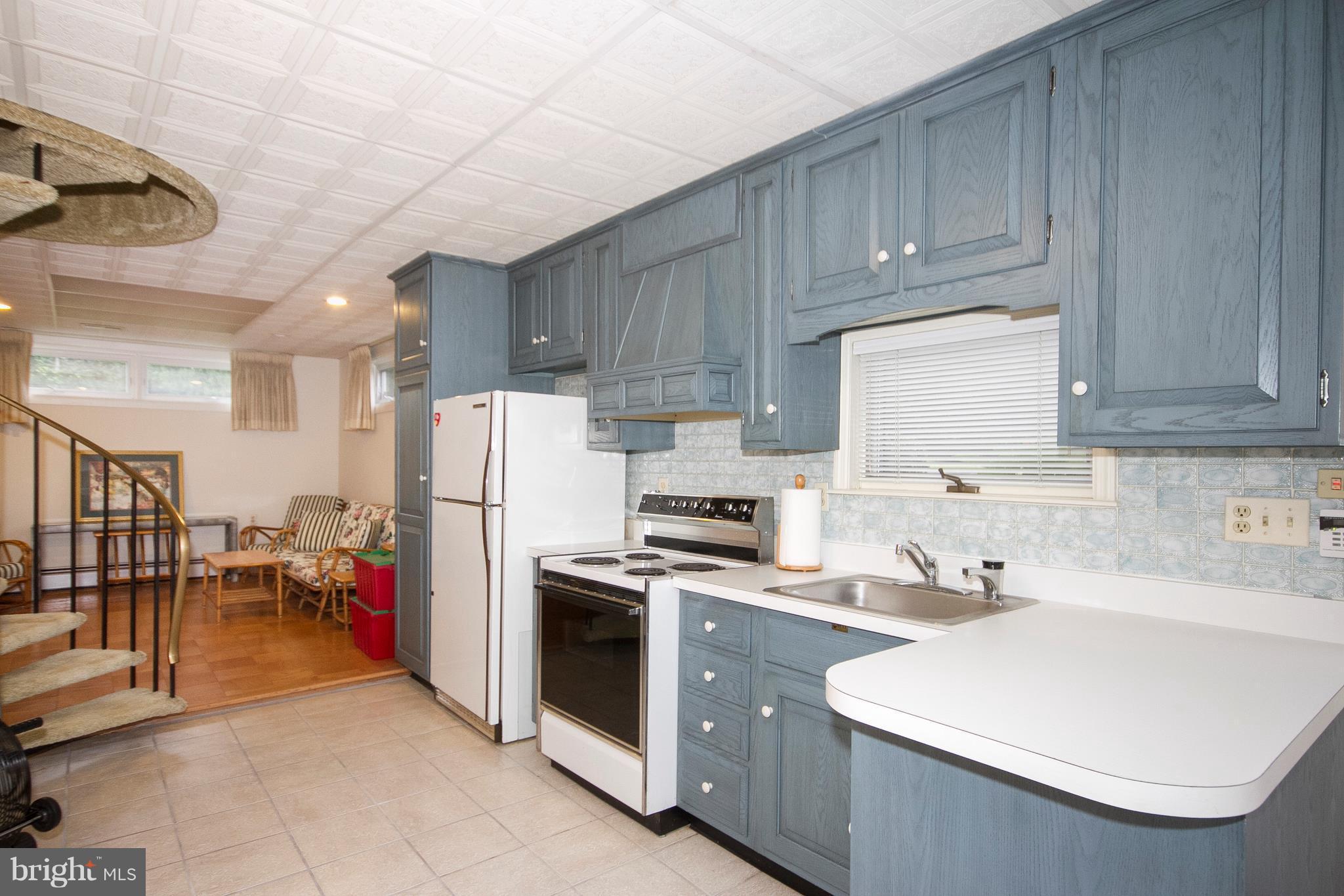 Au Pair or in-law quarters!