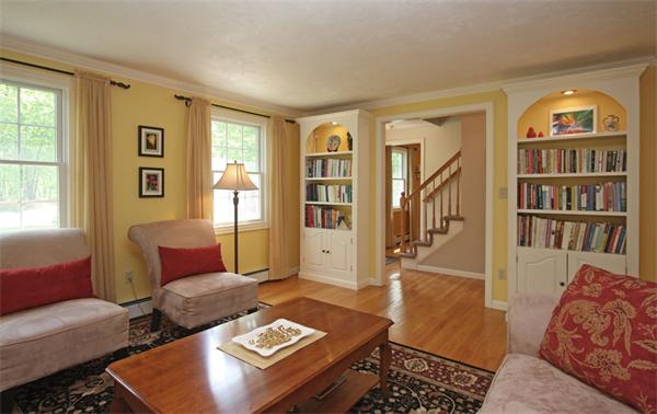 157 Kaleva Road Lancaster, MA 01523 - Photo 3 of 26 a living room with furniture and a window