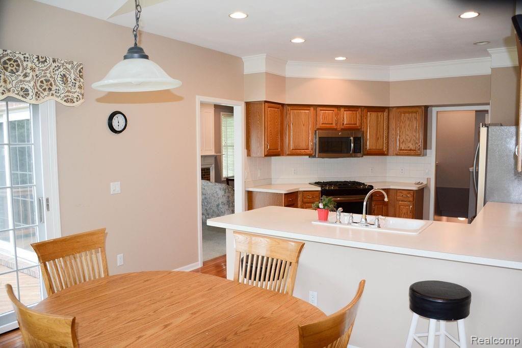 1958 Catlin Drive Rochester, MI 48306 - Photo 10 of 46