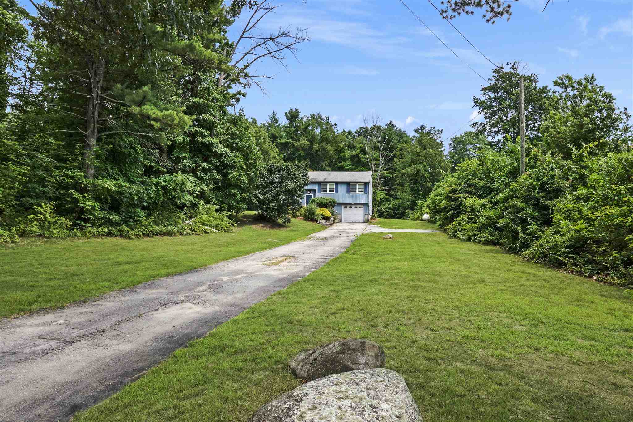424 South Baboosic Lake Road Merrimack, NH 03054 - Photo 2 of 19