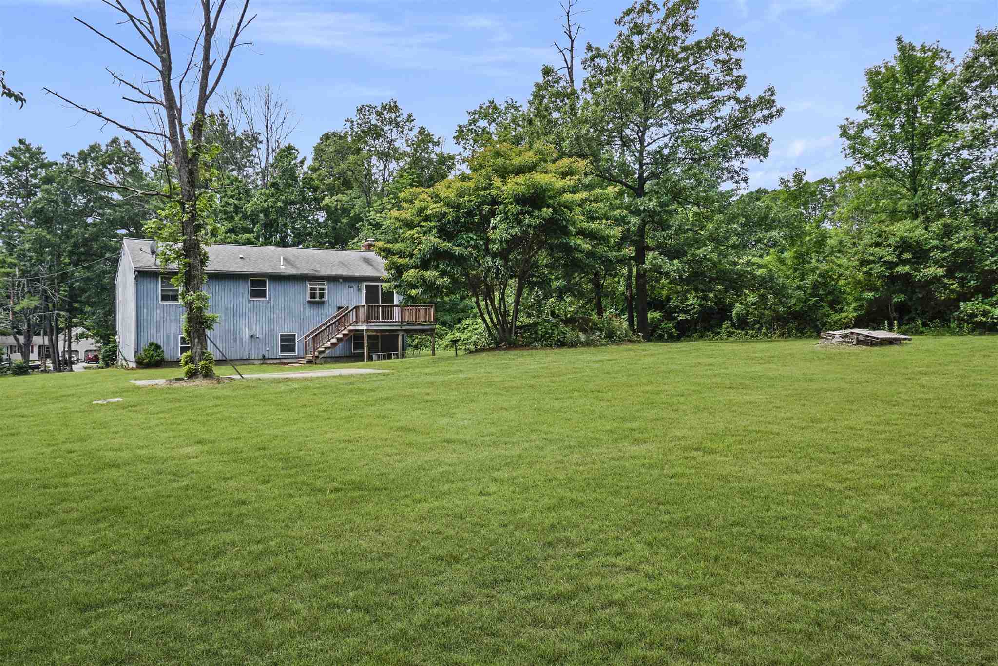 424 South Baboosic Lake Road Merrimack, NH 03054 - Photo 3 of 19