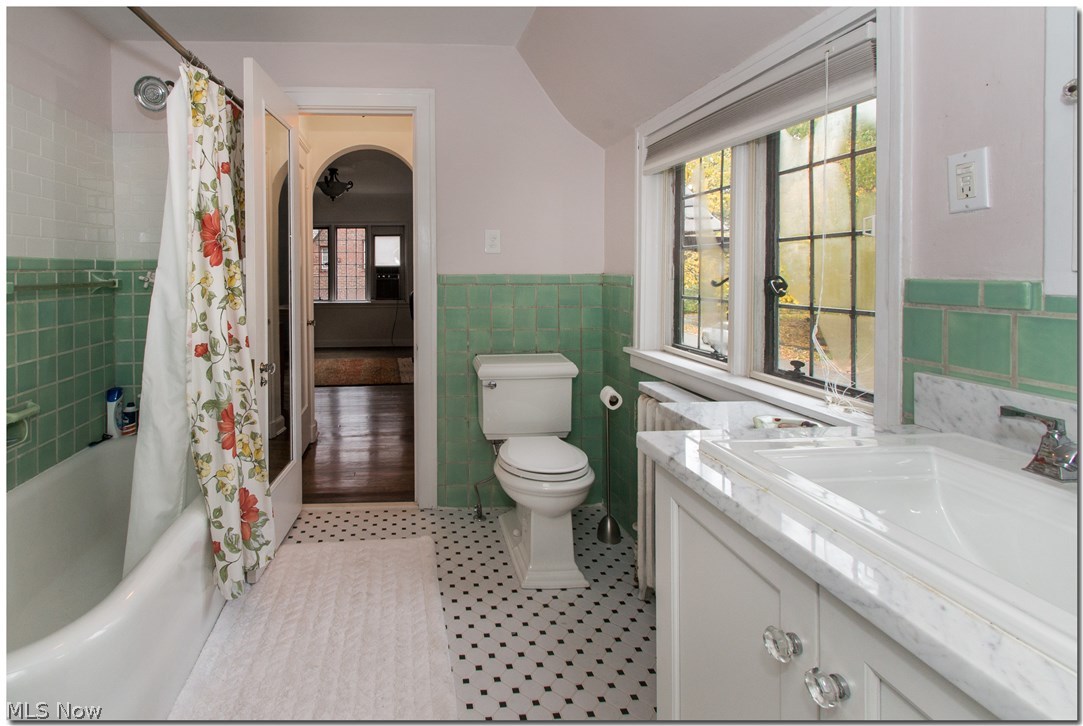 2721 Colchester Road Cleveland, OH 44106 - Photo 18 of 25 Gallery Image 18