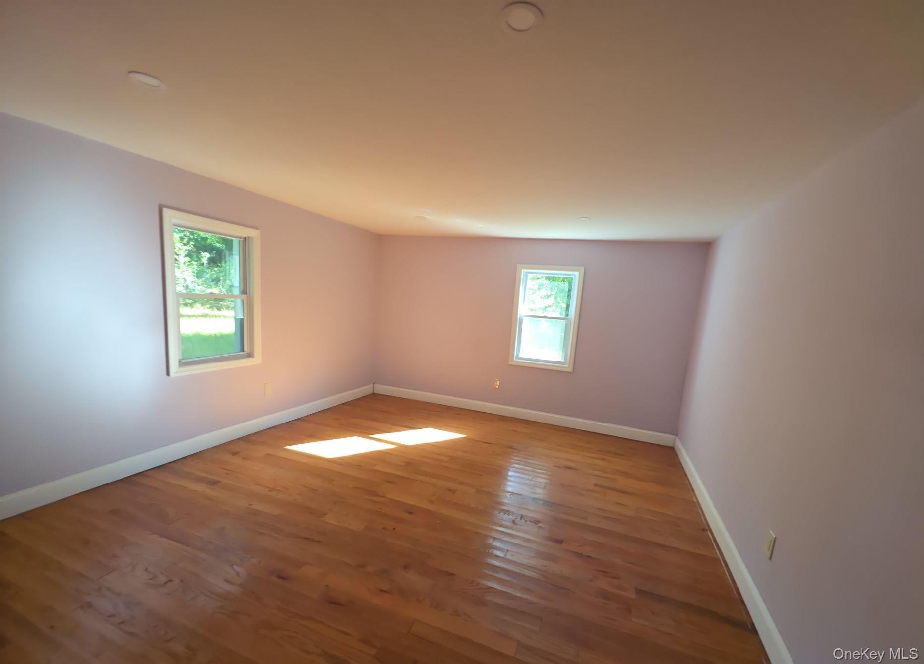 549 Woodbury Road Cold Spring Harbor, NY 11724 - Photo 15 of 29 Gallery Image 15