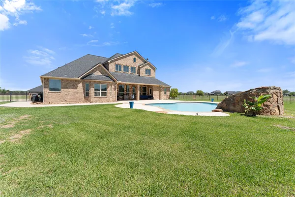 $799,000 | 7626 Lake Ivie, Needville, TX 77461