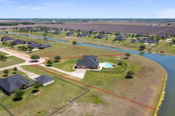 $799,000 | 7626 Lake Ivie, Needville, TX 77461