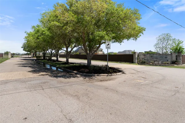 $799,000 | 7626 Lake Ivie, Needville, TX 77461