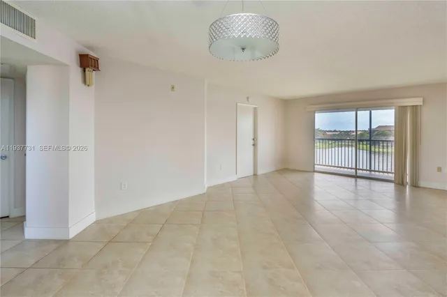 $2,300 | 850 Southwest 138th Avenue, Unit 409D, Pembroke Pines, FL 33027