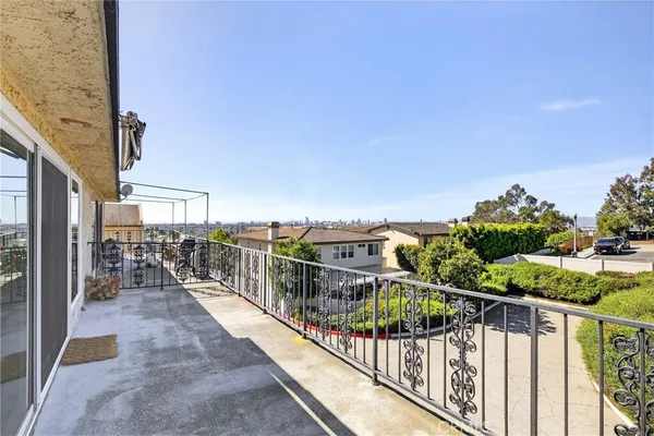 $574,900 | 2115 Ohio Avenue, Signal Hill, CA 90755