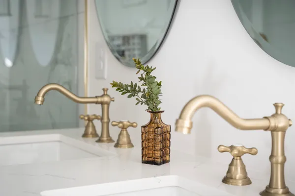 a close view of a faucet in the kitchen