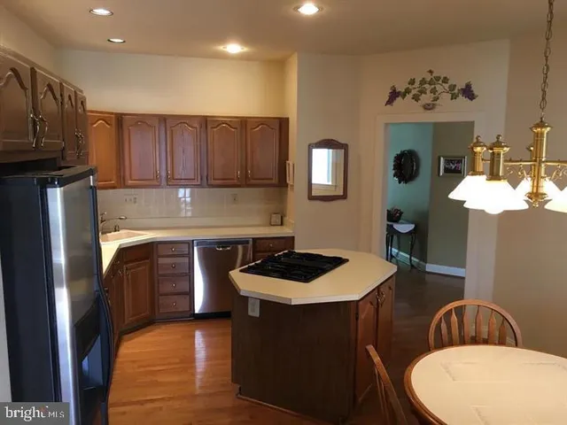 $4,100 | 185 Daylesford Boulevard, Unit 185, Berwyn, PA 19312