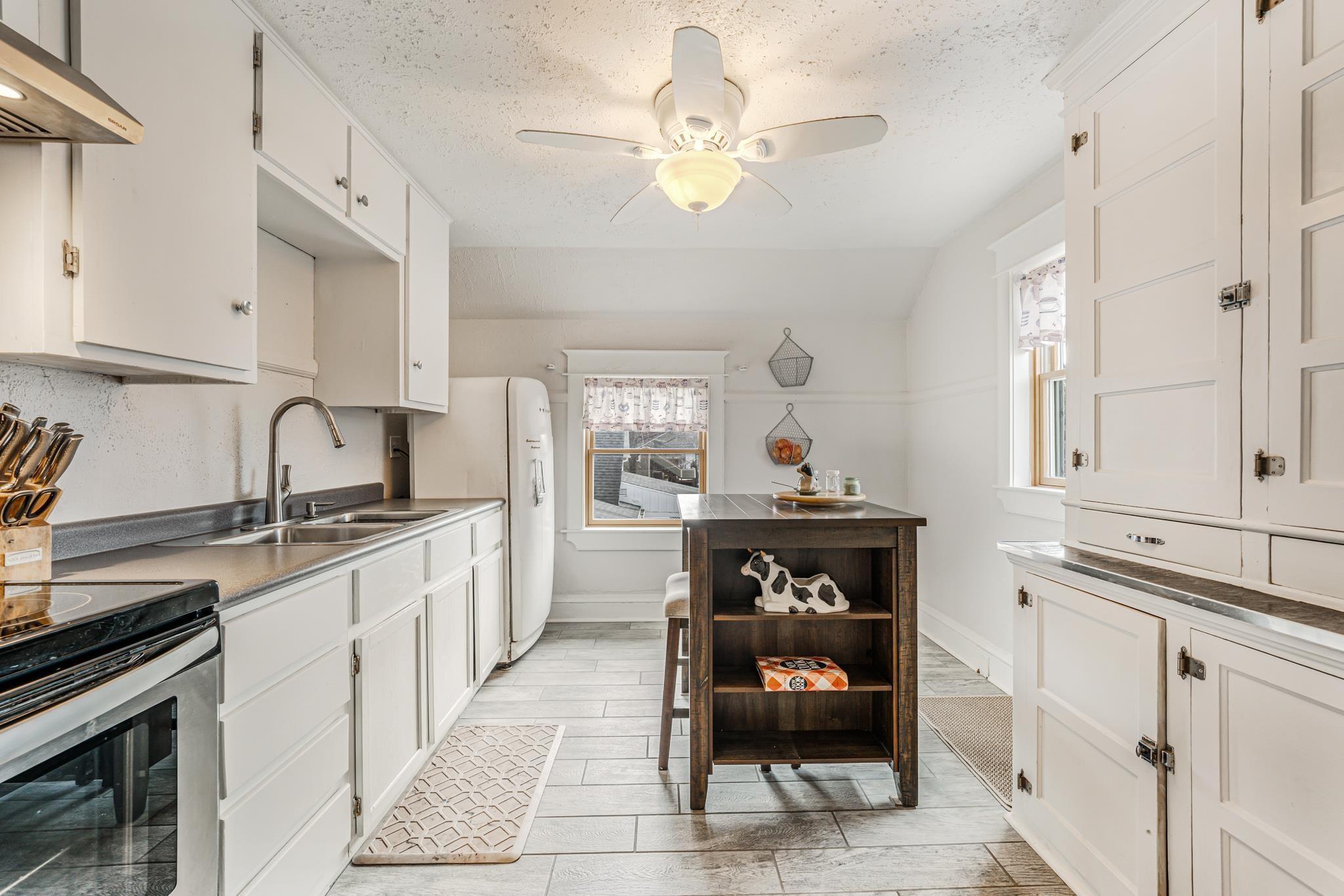 517 South Locust Street Appleton, WI 54914 - Photo 24 of 36