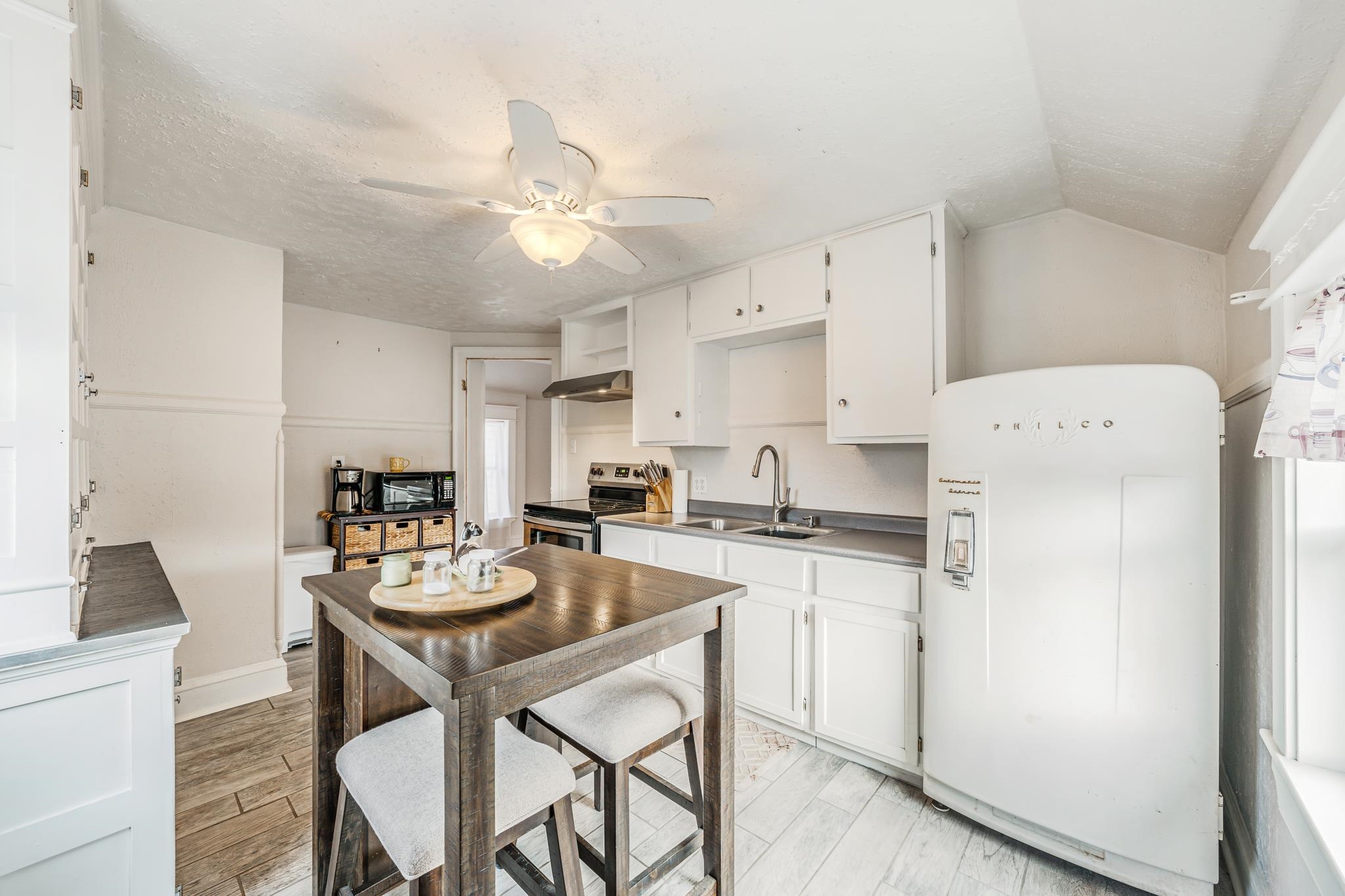 517 South Locust Street Appleton, WI 54914 - Photo 26 of 36