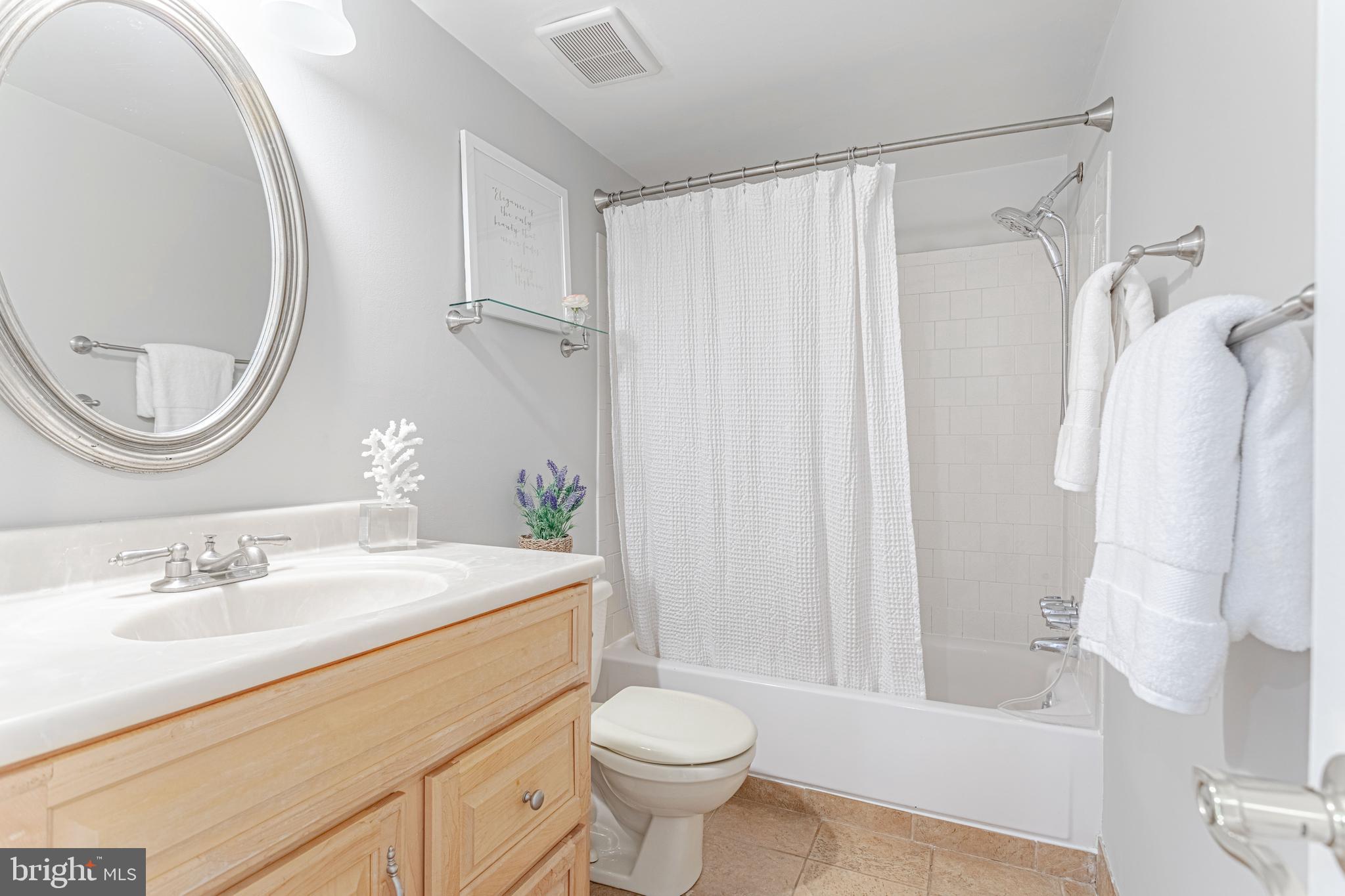 2115 Walsh View Terrace, Unit 8203 Silver Spring, MD 20902 - Photo 17 of 29