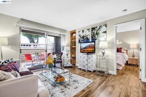 $220,000 | 150 Reflections Drive, Unit 13, San Ramon, CA 94583