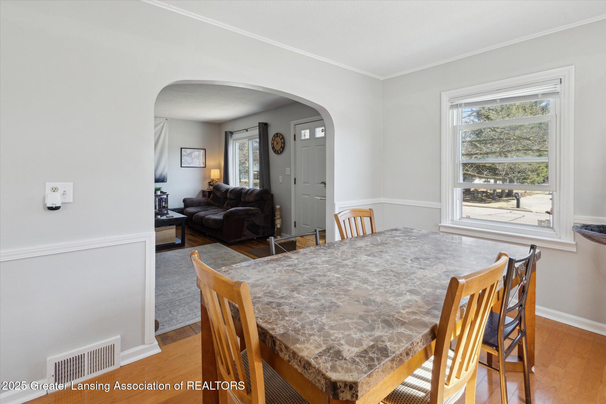1007 Maycroft Road Lansing, MI 48917 - Photo 10 of 24 11-1007-Maycroft-Rd-Lansing-MI-48917-Win