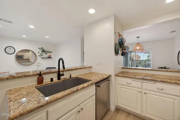 $735,000 | 456 Via Colinas, Thousand Oaks, CA 91362