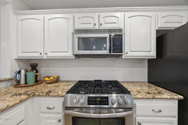 $735,000 | 456 Via Colinas, Thousand Oaks, CA 91362