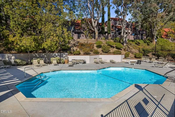 $735,000 | 456 Via Colinas, Thousand Oaks, CA 91362