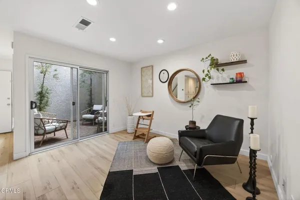 $735,000 | 456 Via Colinas, Thousand Oaks, CA 91362