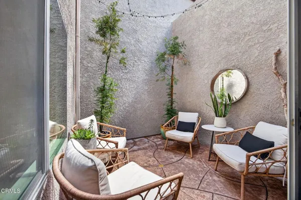 $735,000 | 456 Via Colinas, Thousand Oaks, CA 91362