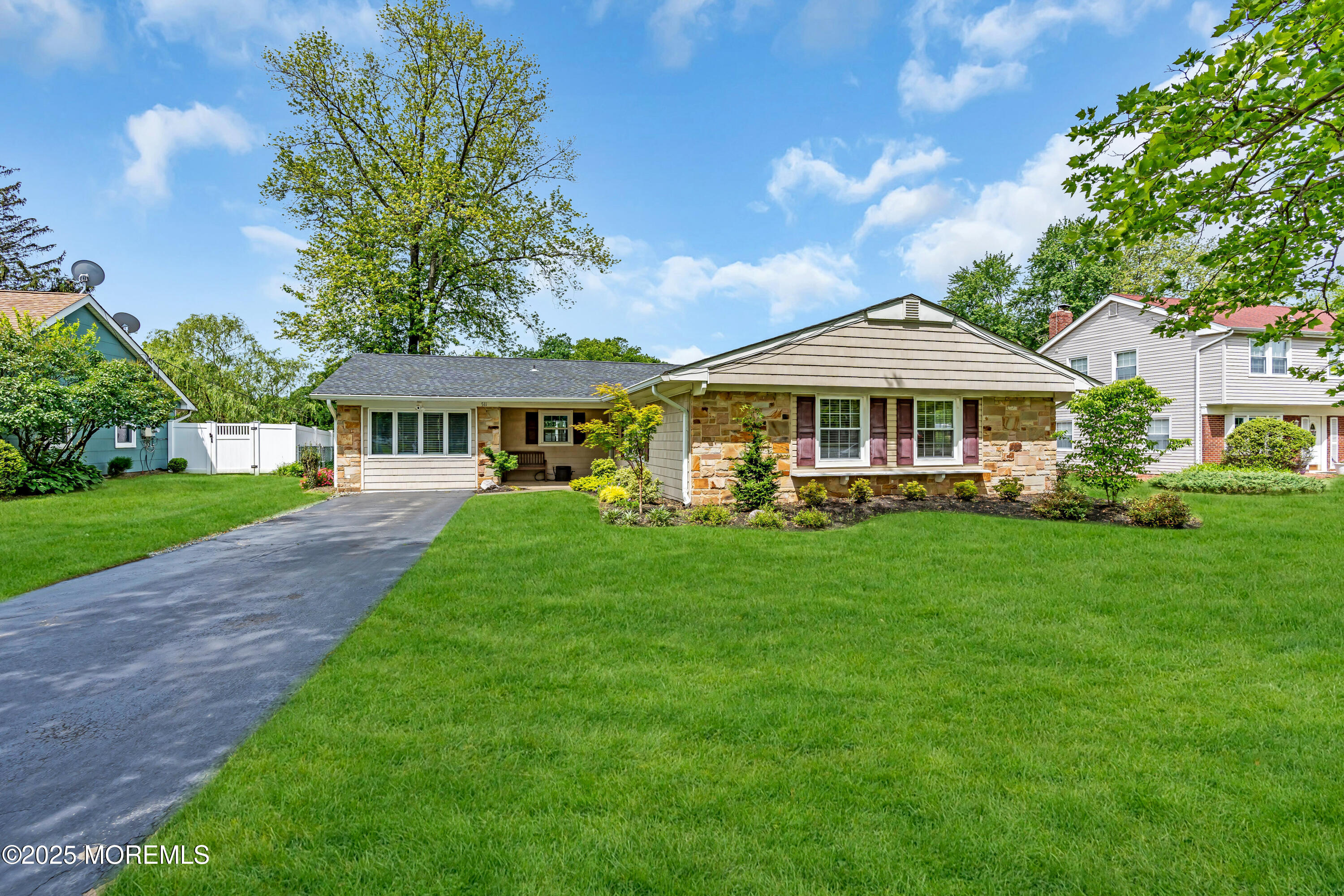 511 Line Road Aberdeen, NJ 07747 - Photo 4 of 53 a view of an house with backyard and sitting area
