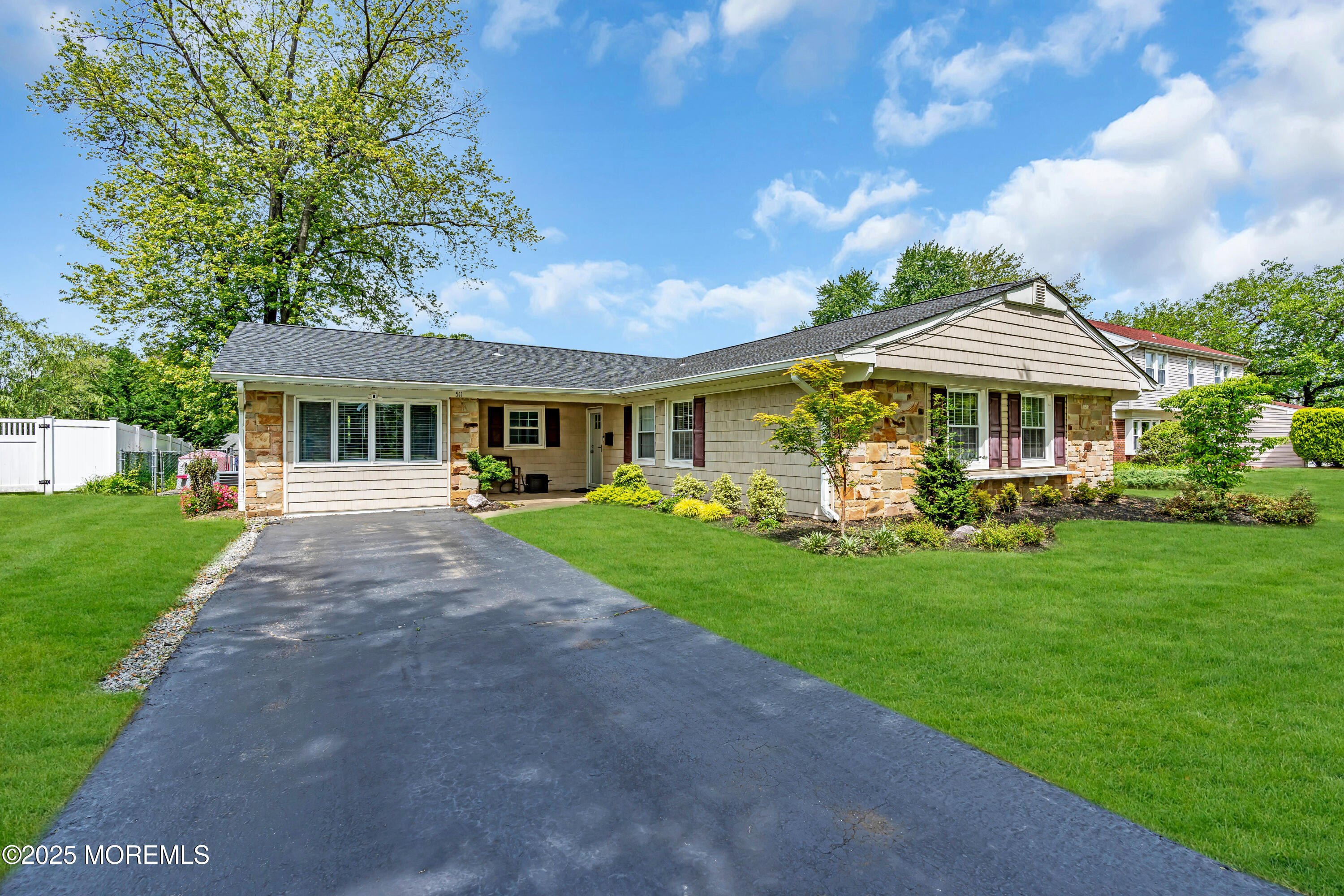511 Line Road Aberdeen, NJ 07747 - Photo 6 of 53 a view of a yard in front of house