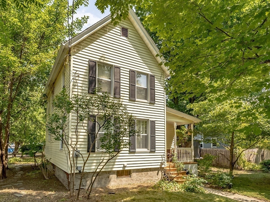 138 Ashley Street West Springfield, MA 01089 - Photo 1 of 19 Gallery Image 1