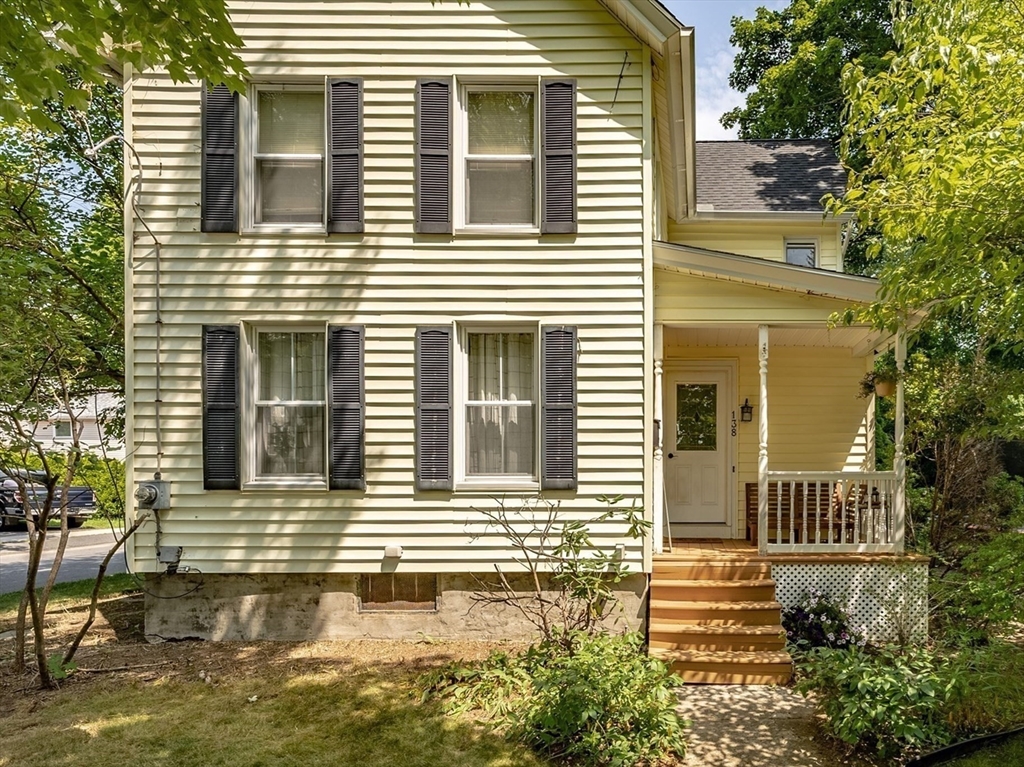 138 Ashley Street West Springfield, MA 01089 - Photo 2 of 19 Gallery Image 2