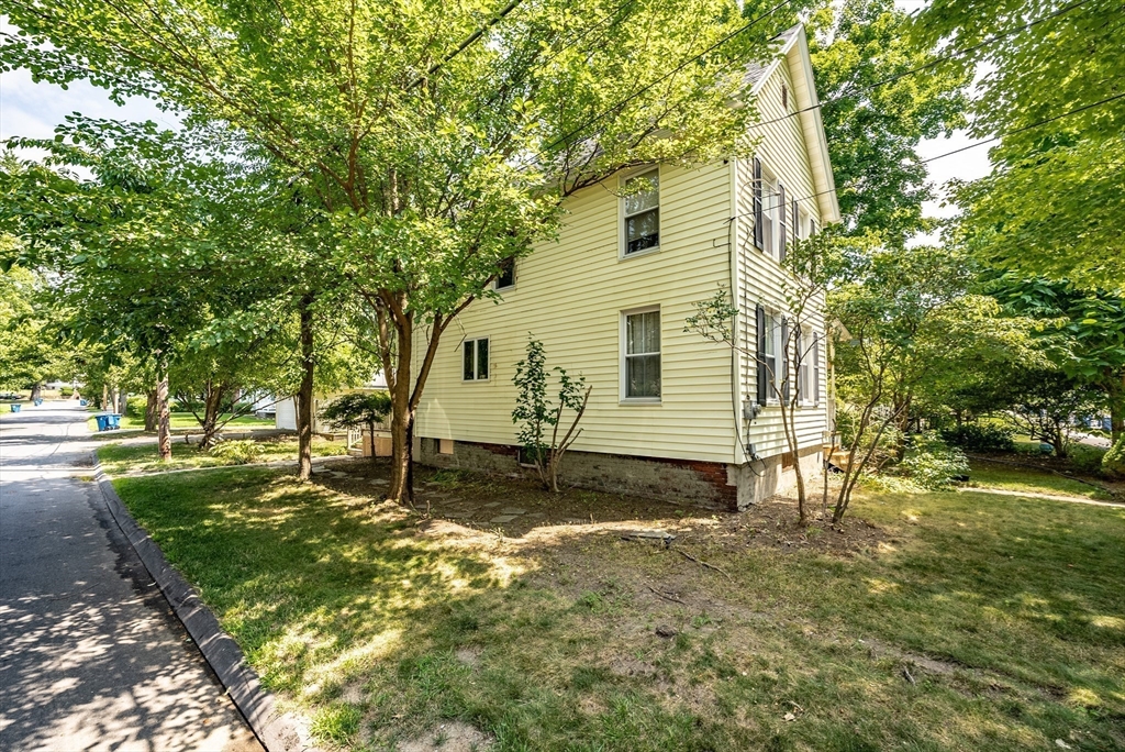138 Ashley Street West Springfield, MA 01089 - Photo 3 of 19 Gallery Image 3