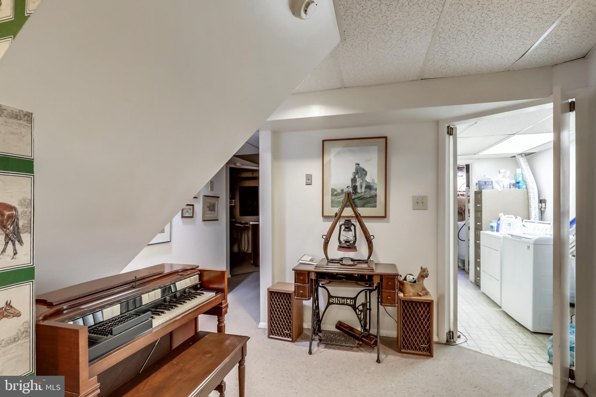 10740 River Road Potomac, MD 20854 - Photo 35 of 64 Hallway to offeratories