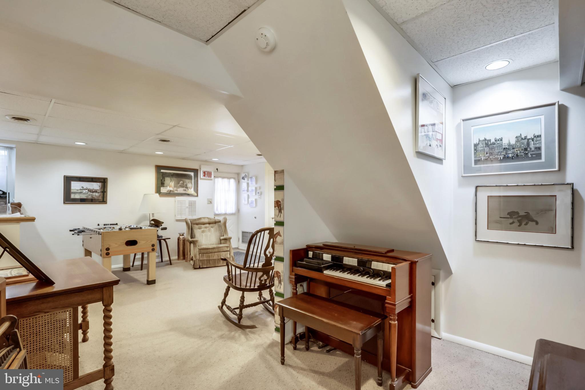 10740 River Road Potomac, MD 20854 - Photo 36 of 64 Hallway to offeratories