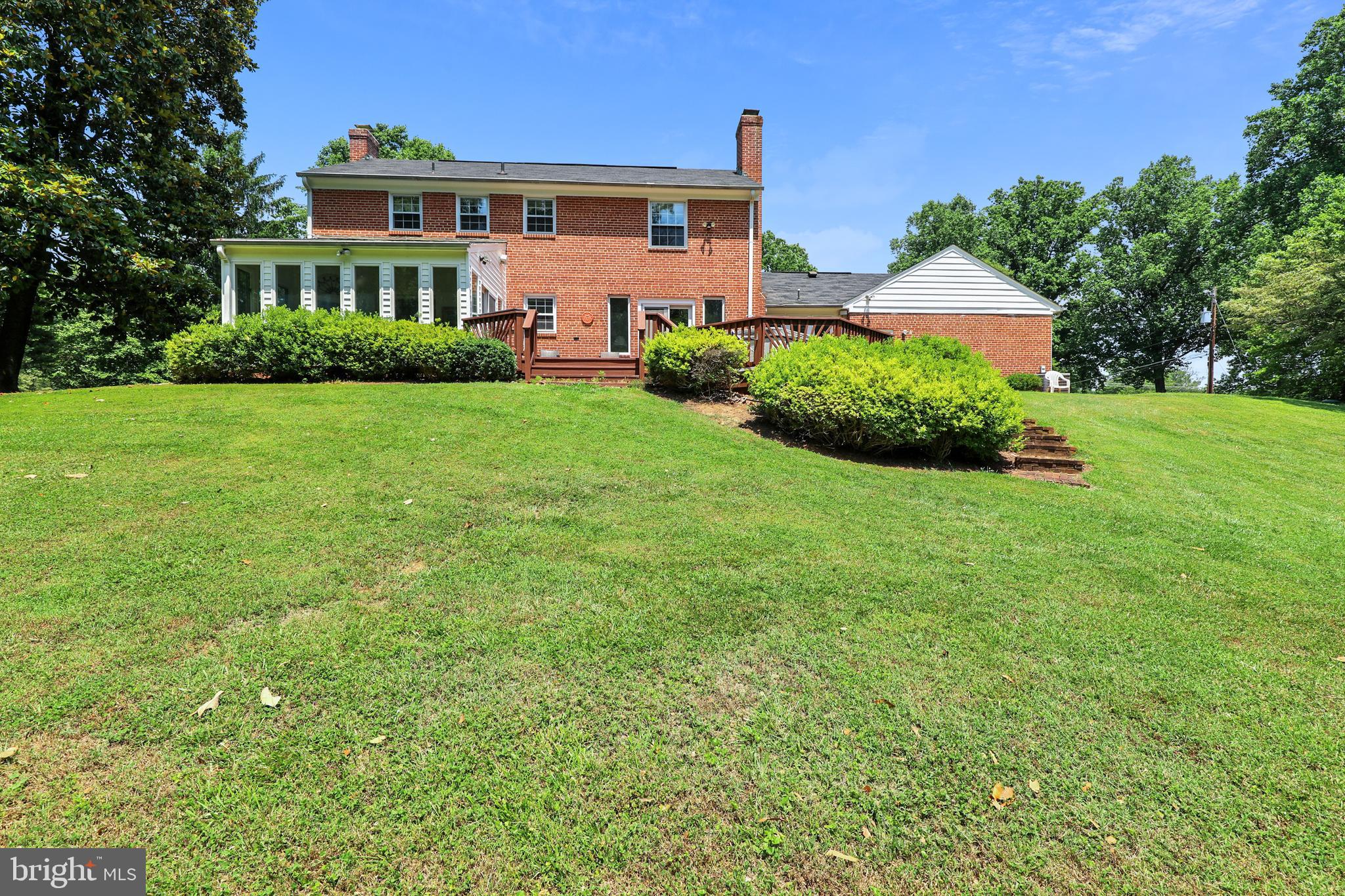 10740 River Road Potomac, MD 20854 - Photo 43 of 64 VIew of back of home