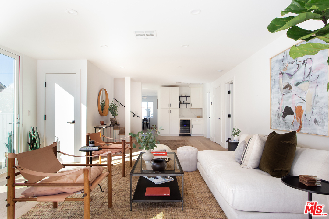 4065 Alla Road Los Angeles, CA 90066 - Photo 1 of 28 Gallery Image 1