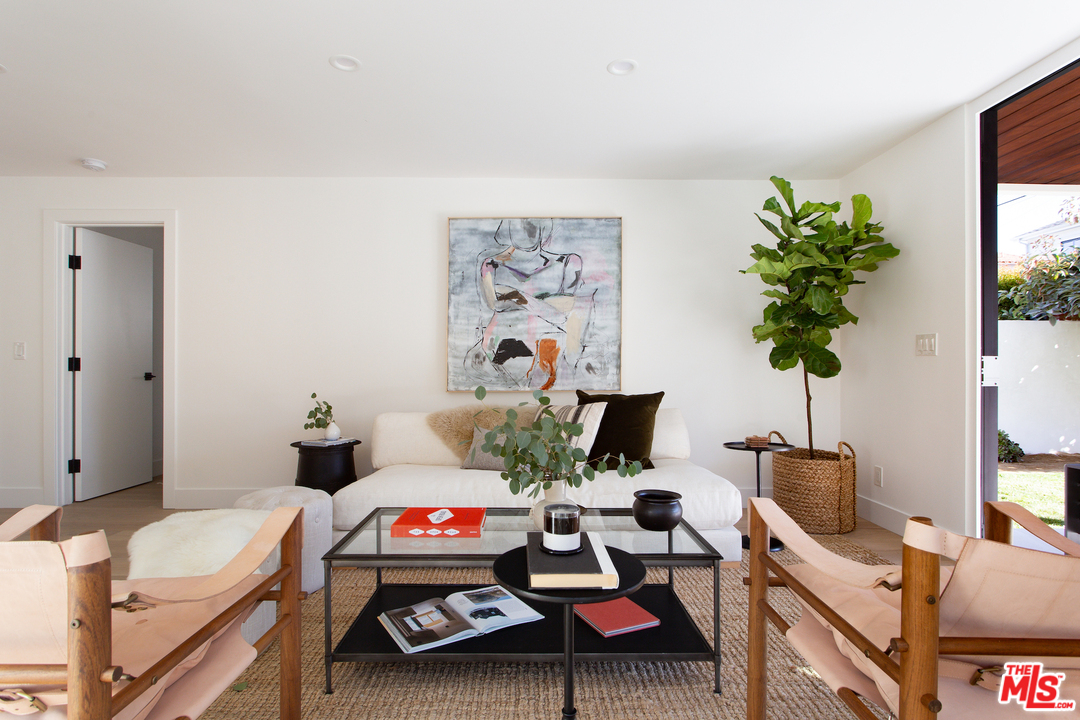 4065 Alla Road Los Angeles, CA 90066 - Photo 14 of 28 Gallery Image 14