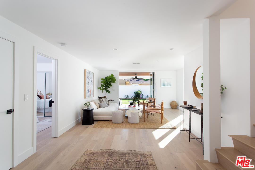 4065 Alla Road Los Angeles, CA 90066 - Photo 8 of 28 Gallery Image 8