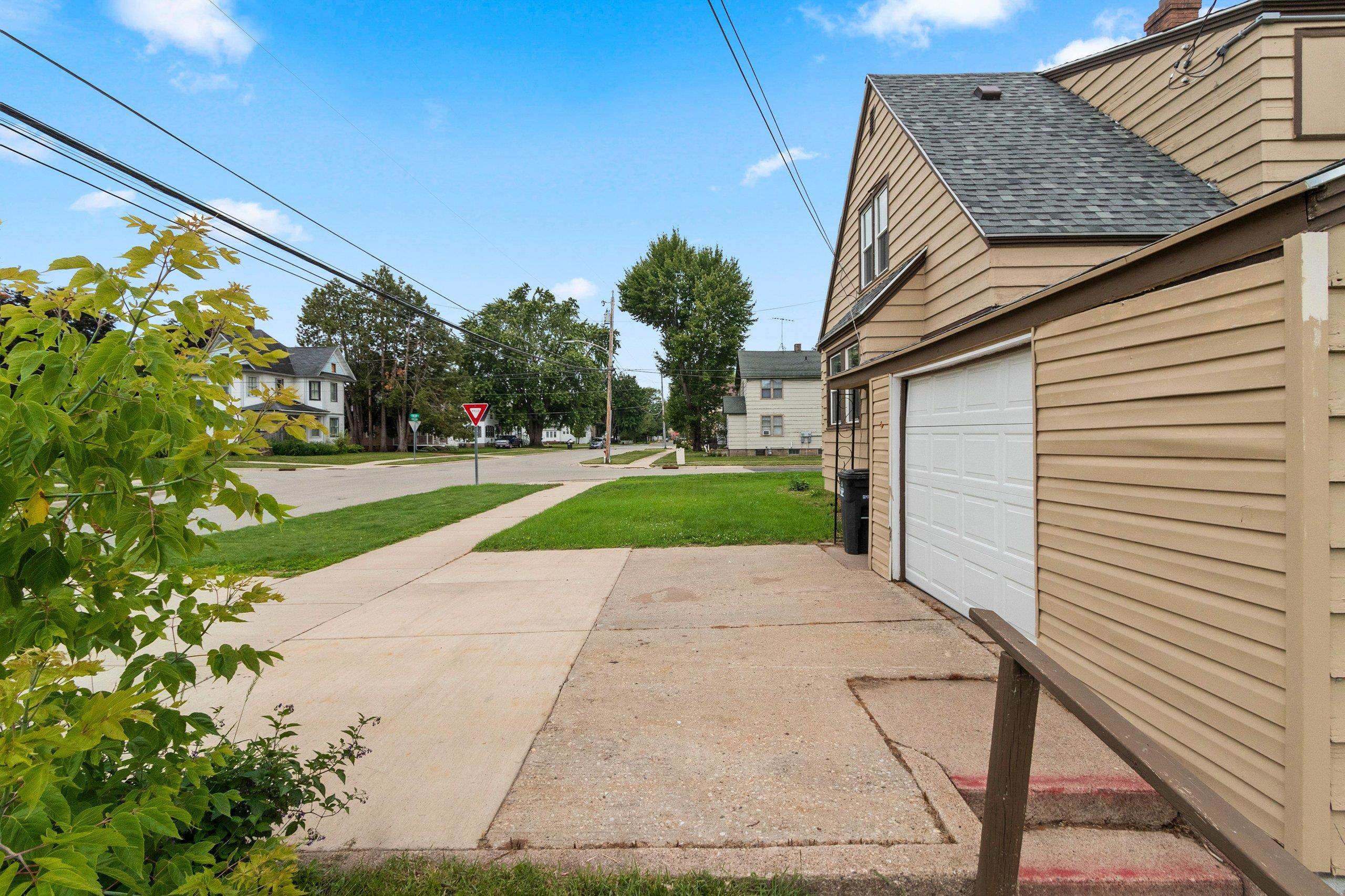 220 South Union Street Shawano, WI 54166 - Photo 8 of 37