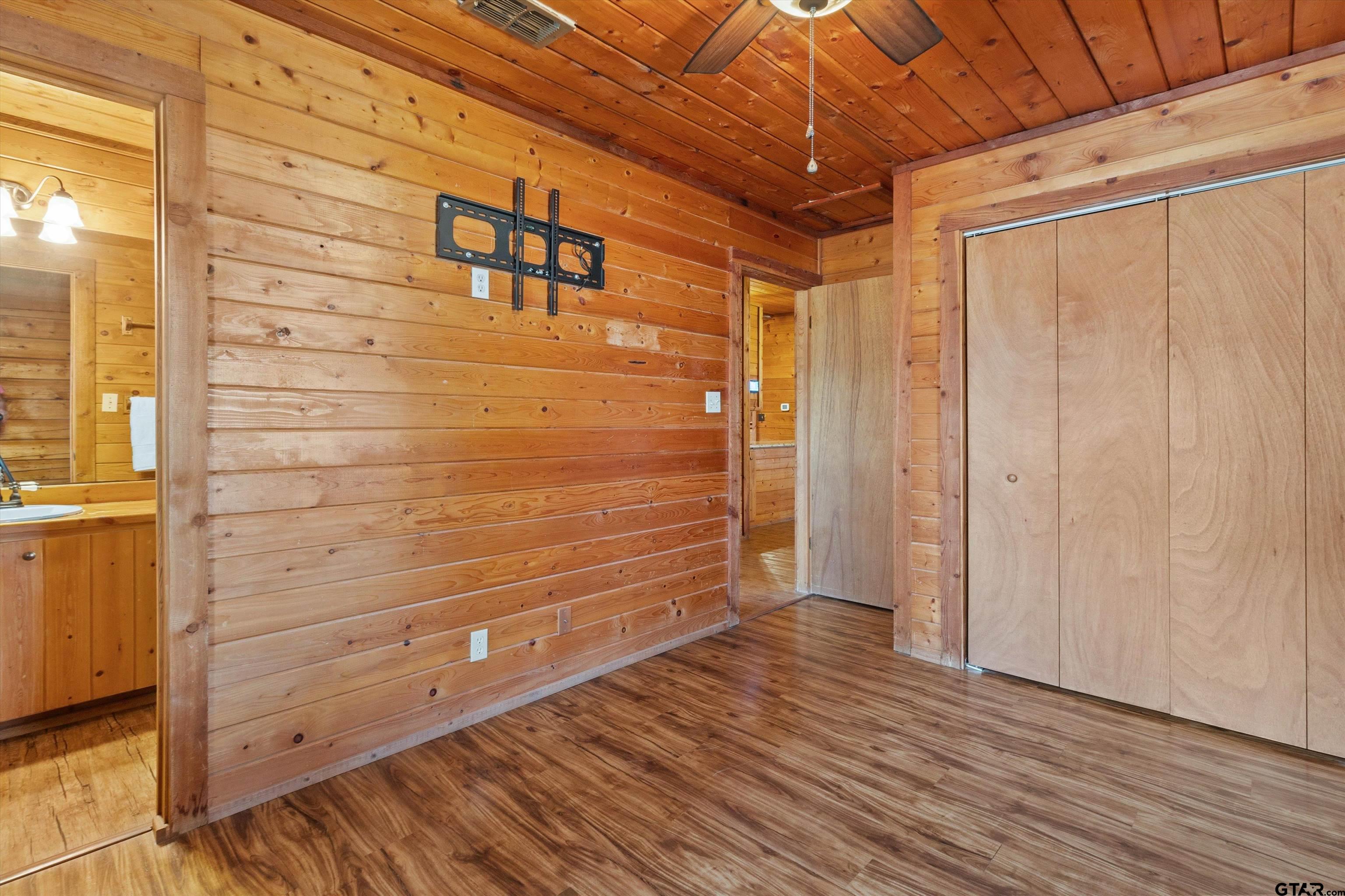 129 Private Road 5569 Alba, TX 75410 - Photo 26 of 40 a view of an empty room