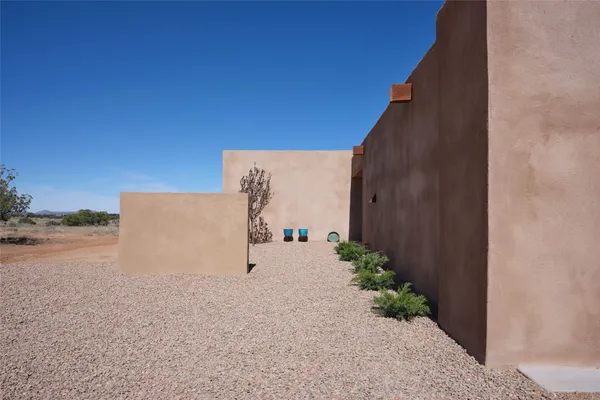 $1,325,000 | 51 Spur Ranch Road, Lamy, NM 87540