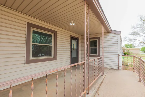 $125,000 | 200 South Wall Street, Shamrock, TX 79079