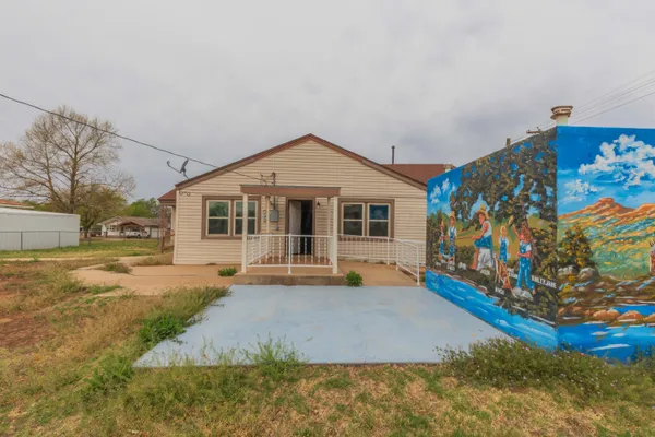 $125,000 | 200 South Wall Street, Shamrock, TX 79079