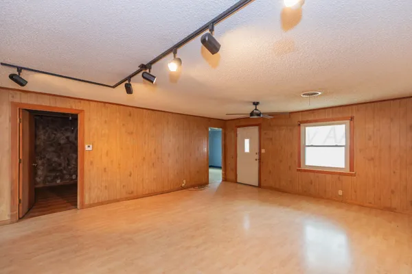 $125,000 | 200 South Wall Street, Shamrock, TX 79079