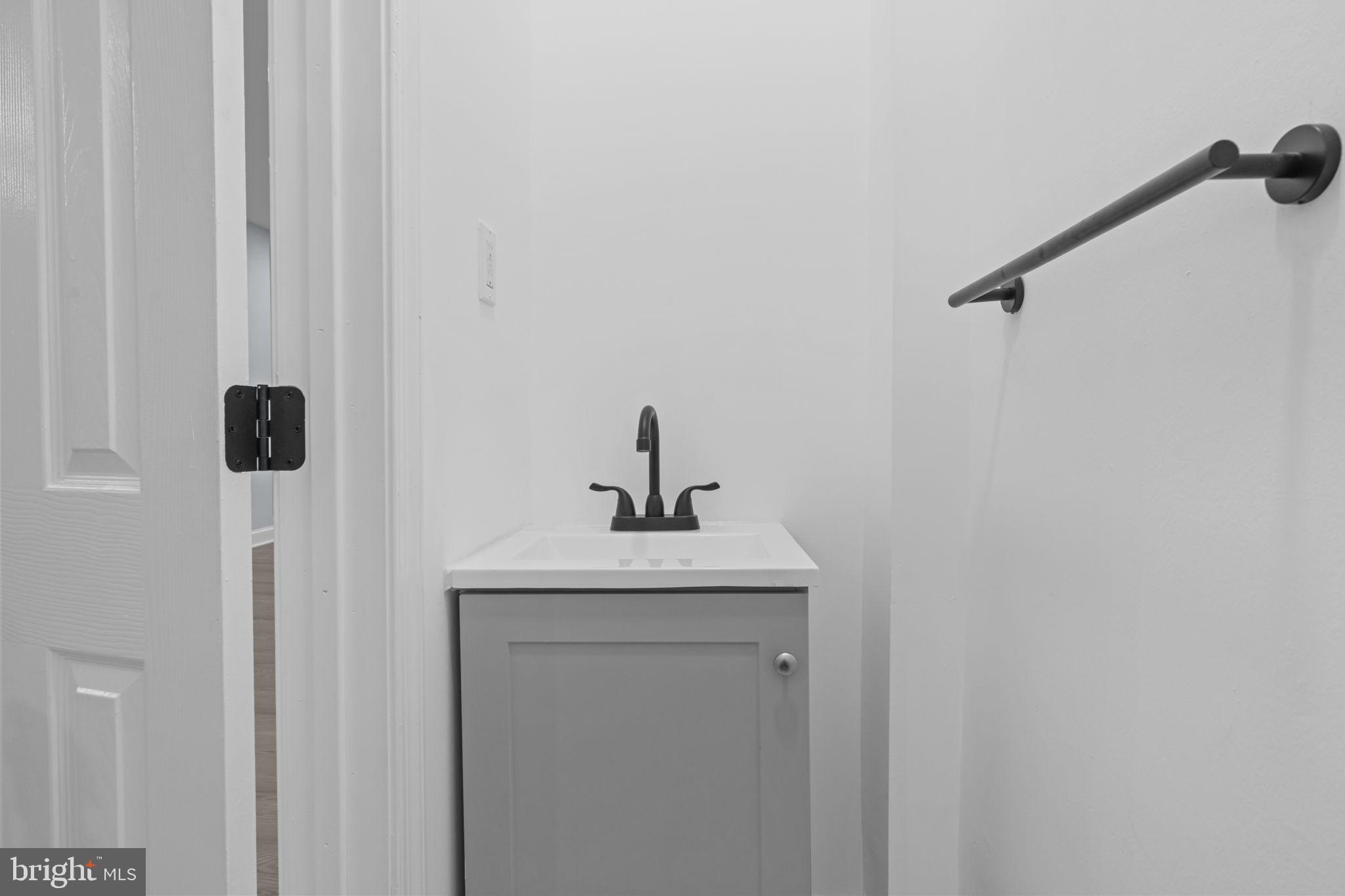 1612 South 24th Street Philadelphia, PA 19145 - Photo 7 of 24