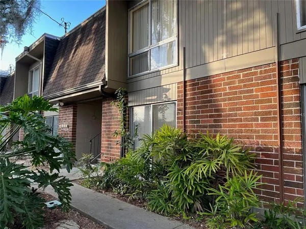$129,500 | 1700 Southwest 16th Court, Unit P22, Gainesville, FL 32608