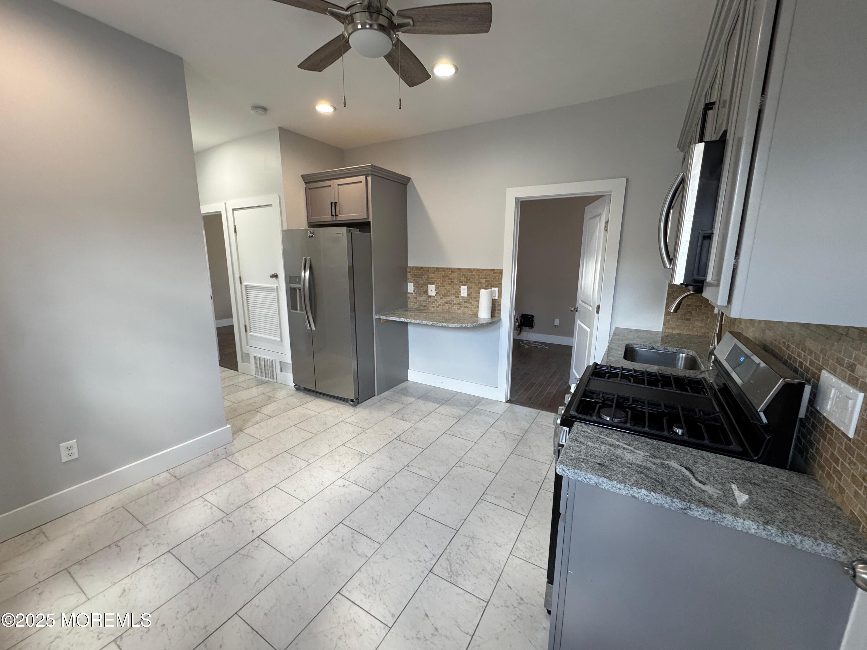 273 16th Avenue, Unit 3R Newark, NJ 07103 - Photo 8 of 12 image