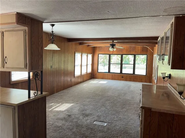 $1,999,950 | 264 East 2100th Road, Wellsville, KS 66092