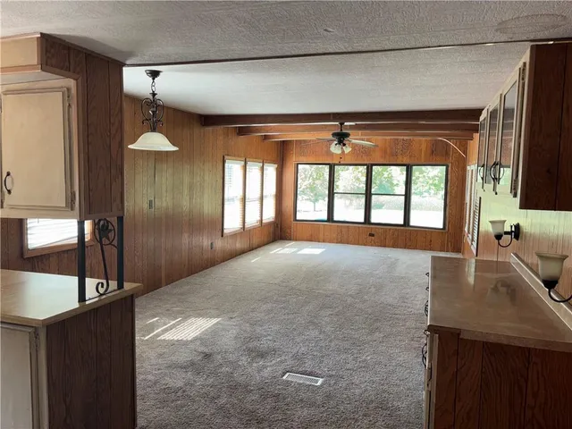 $1,999,950 | 264 East 2100th Road, Wellsville, KS 66092