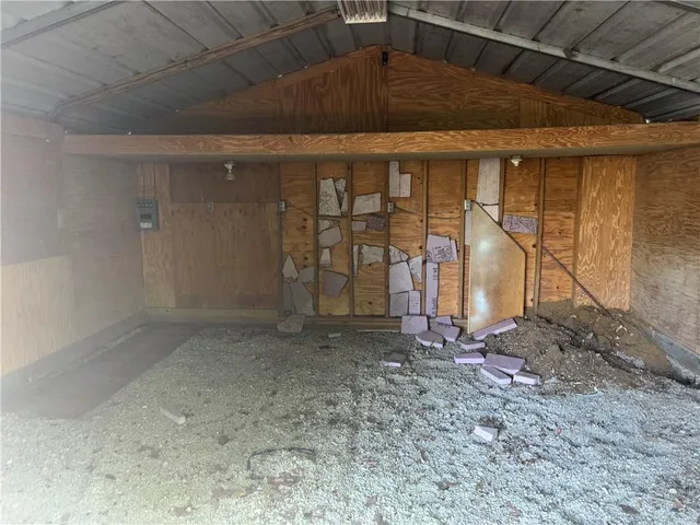 $1,999,950 | 264 East 2100th Road, Wellsville, KS 66092